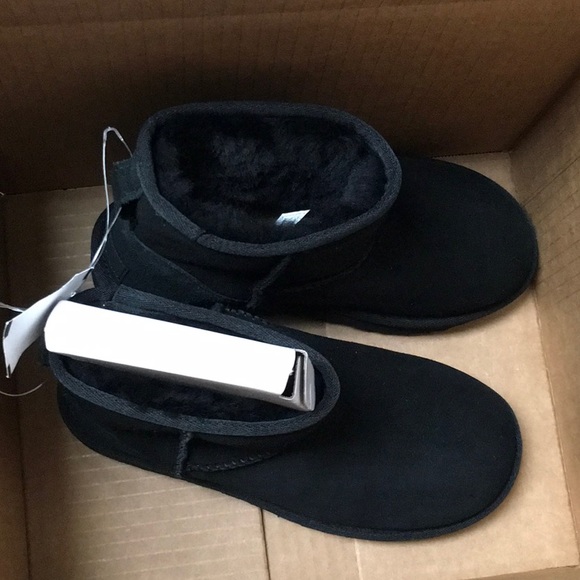 UGG Women's Classic Mini II 1016222 - Picture 2 of 8